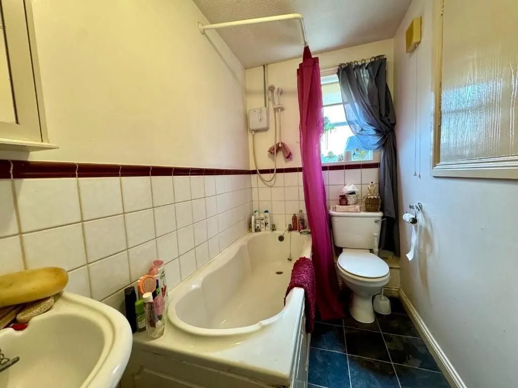 Redcar, Cleveland, TS10 2RR - Online Auctions