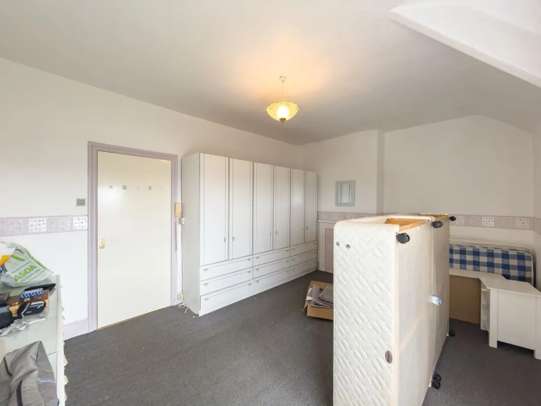 Gateshead, Tyne And Wear, NE8 3SE - Online Auctions