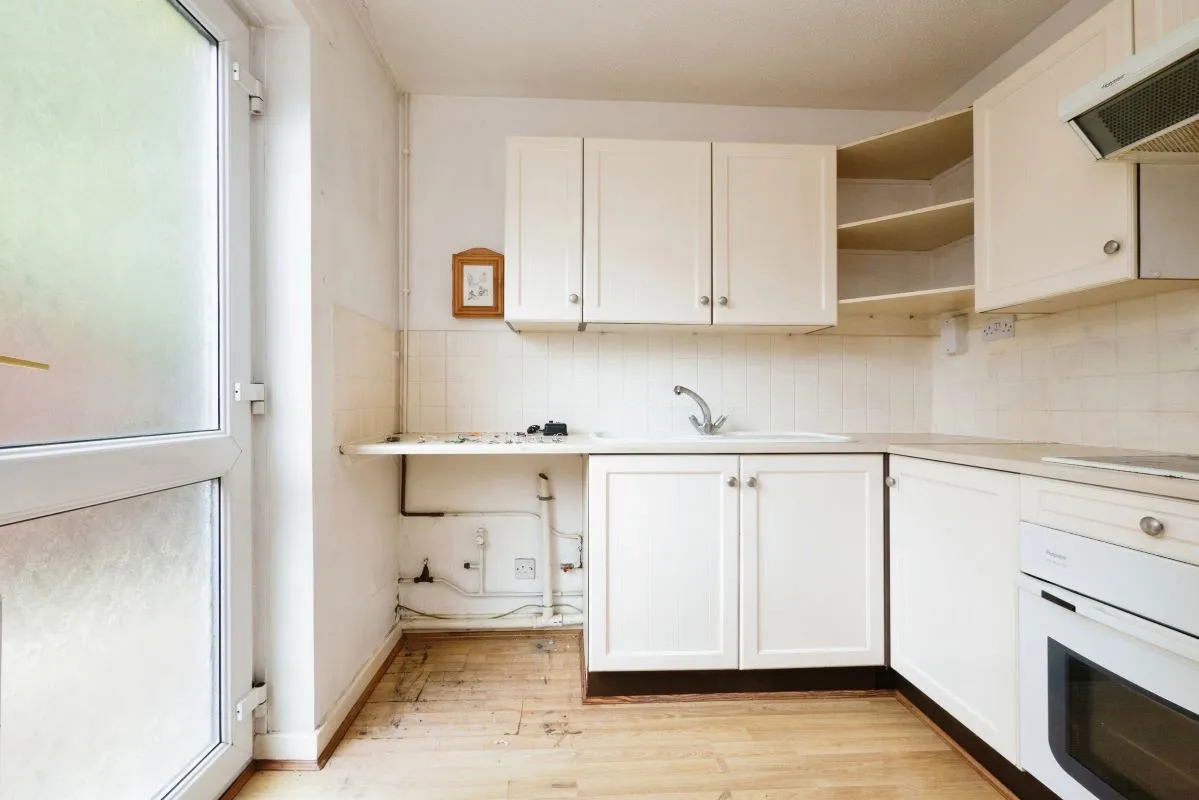 Hull, North Humberside, HU6 7BZ - Online Auctions