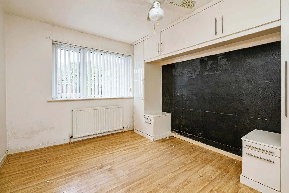 Hull, North Humberside, HU6 7BZ - Online Auctions