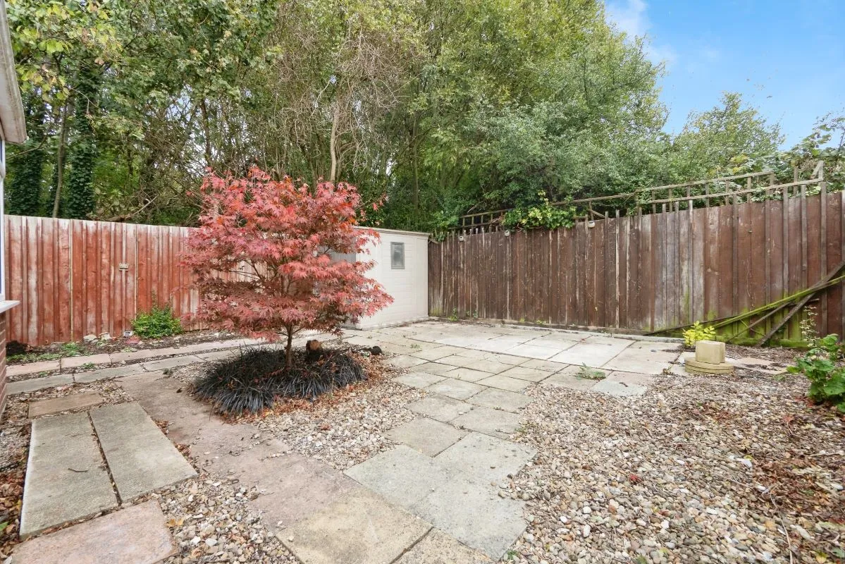 Hull, North Humberside, HU6 7BZ - Online Auctions