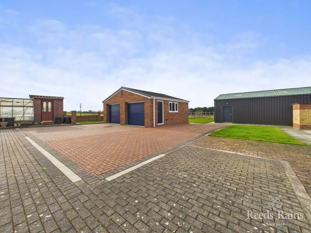 Sandy Leas Lane, Elton, Cleveland, TS21 1BS - Online Auctions