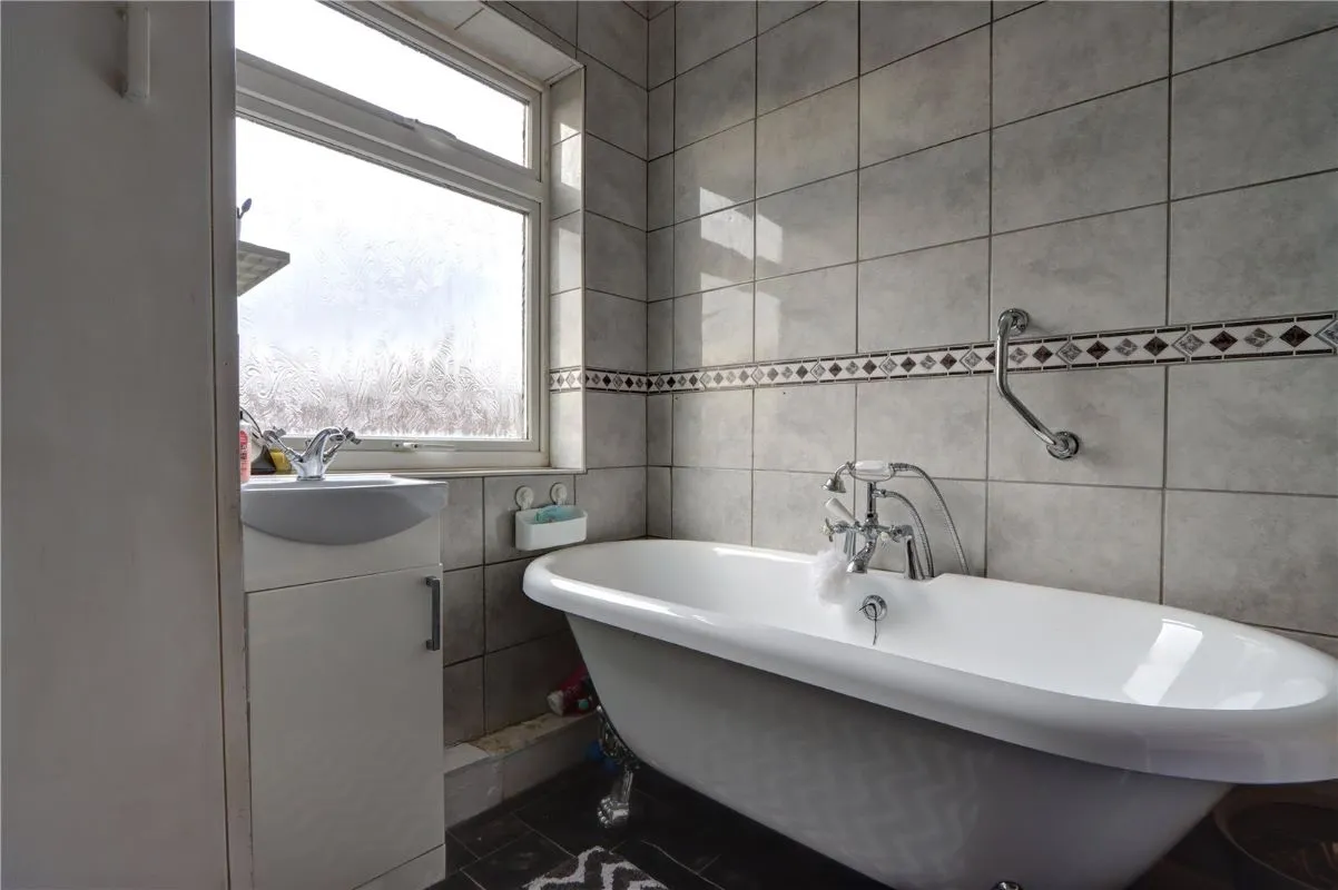 Newcastle upon Tyne, Tyne and Wear, NE15 7AY - Online Auctions