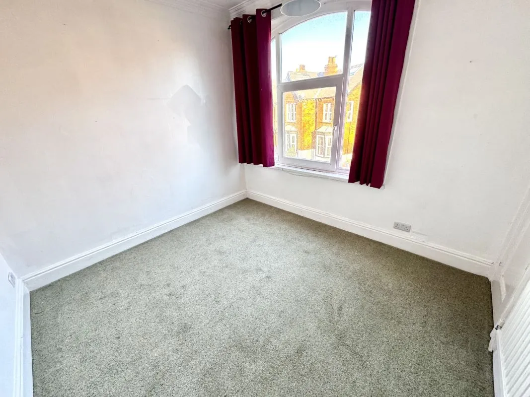 Scarborough, North Yorkshire, YO12 7RT - Online Auctions