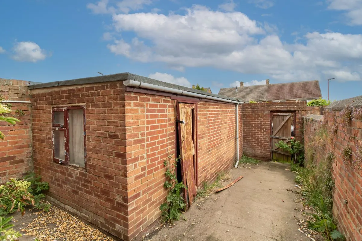 Houghton le Spring, Tyne And Wear, DH4 7DT - Online Auctions