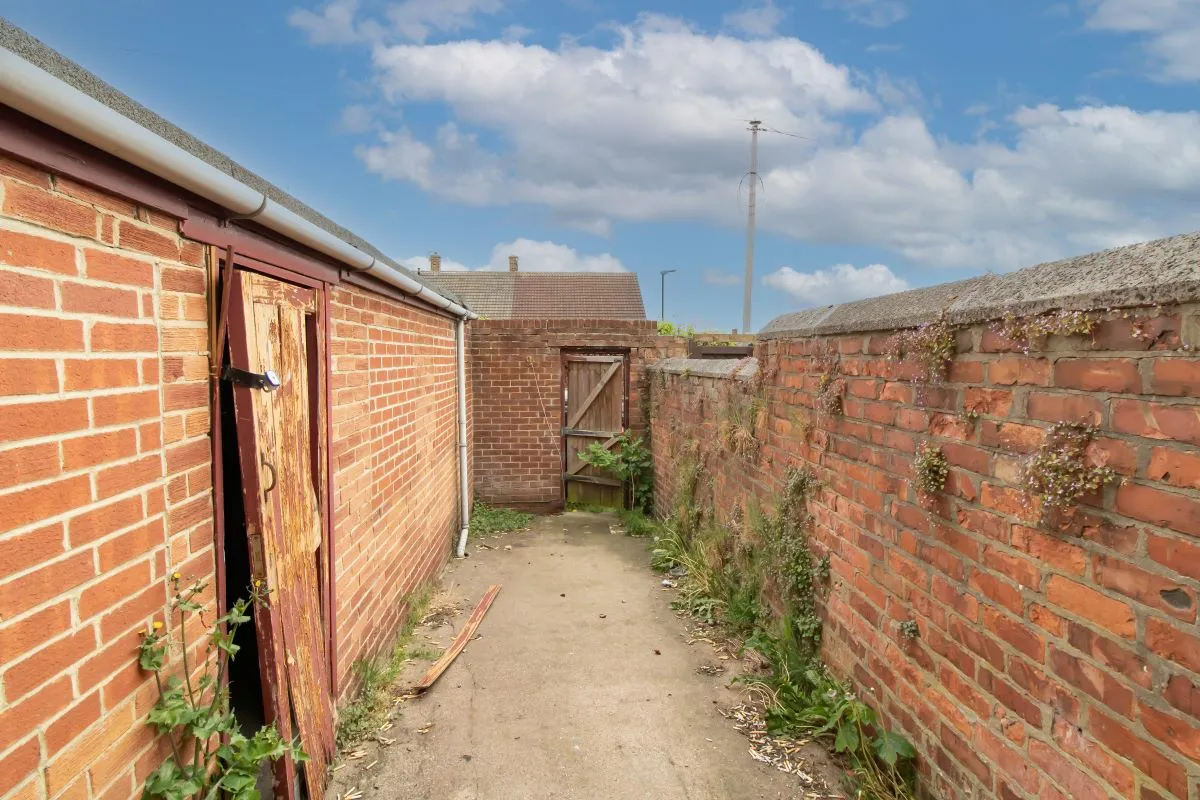 Houghton le Spring, Tyne And Wear, DH4 7DT - Online Auctions