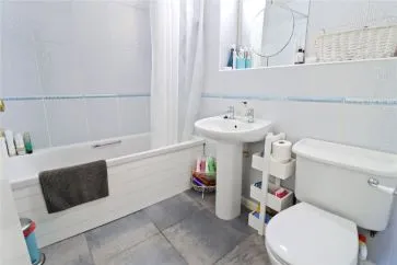Property for Auction in North East - Flat 4, Deuchar House, 158 Sandyford Road, Newcastle upon Tyne NE2 1XG