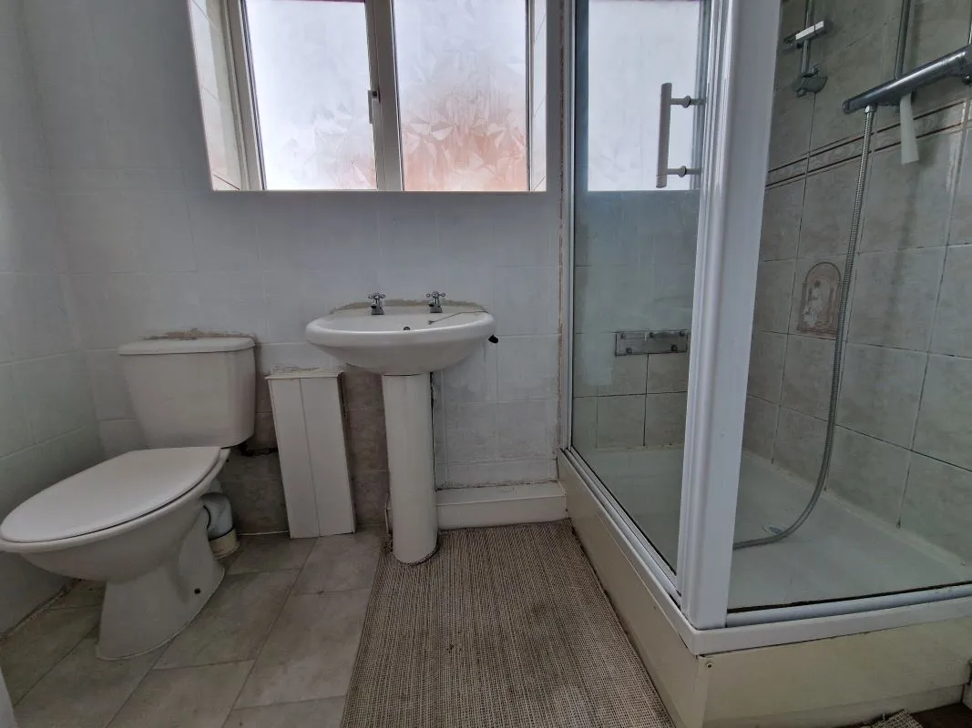 Newcastle upon Tyne, Tyne and Wear, NE15 8TG - Online Auctions