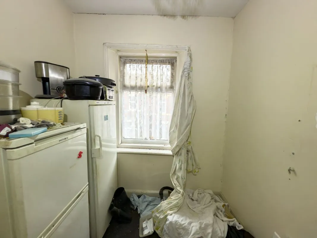 Gateshead, Tyne And Wear, NE8 1RJ - Online Auctions