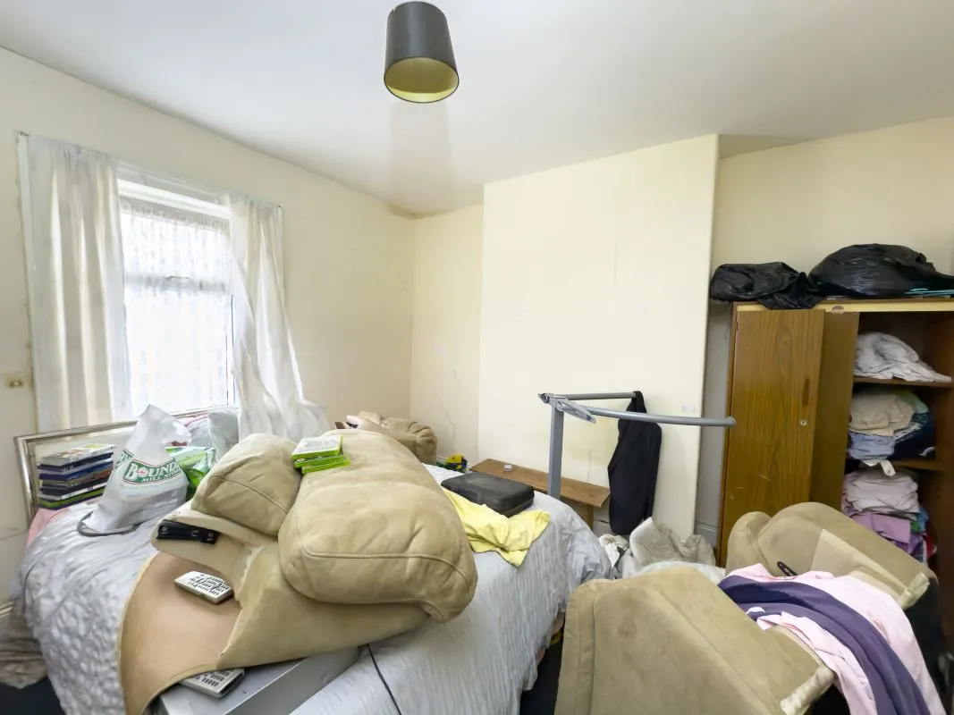Gateshead, Tyne And Wear, NE8 1RJ - Online Auctions