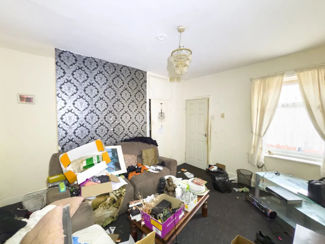 Gateshead, Tyne And Wear, NE8 1RJ - Online Auctions