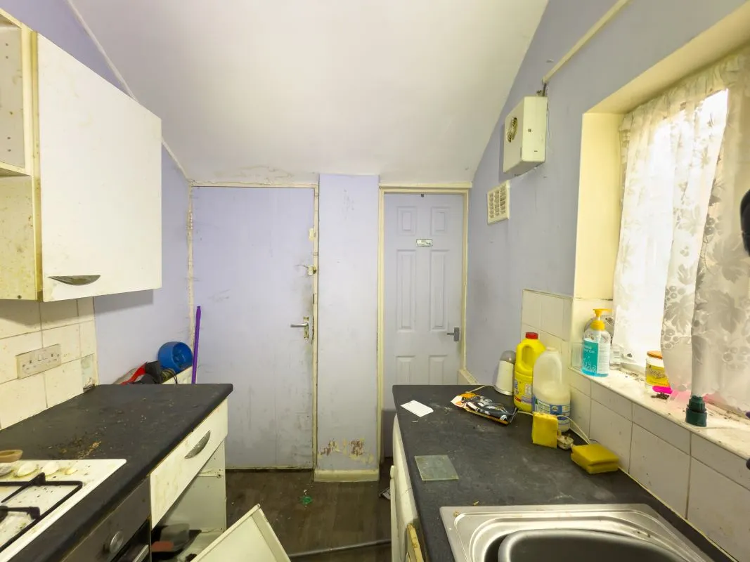 Gateshead, Tyne And Wear, NE8 1RJ - Online Auctions