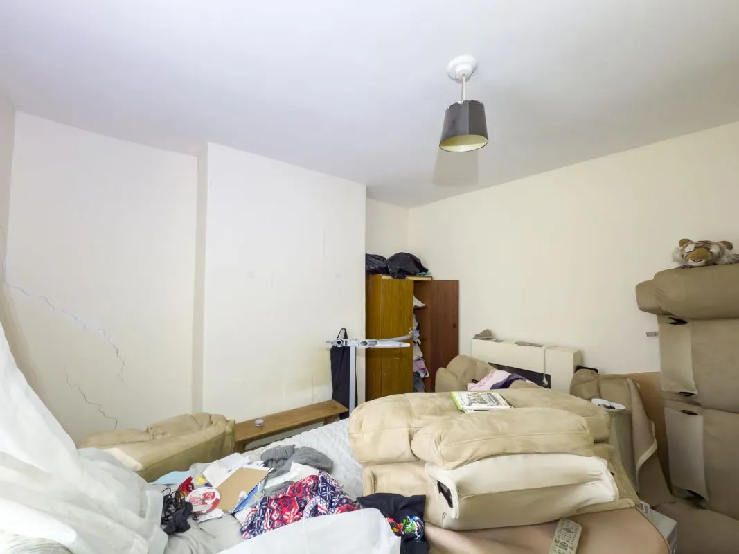 Gateshead, Tyne And Wear, NE8 1RJ - Online Auctions