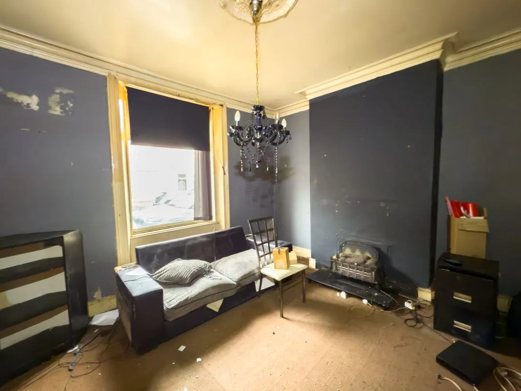 Gateshead, Tyne And Wear, NE8 1RJ - Online Auctions