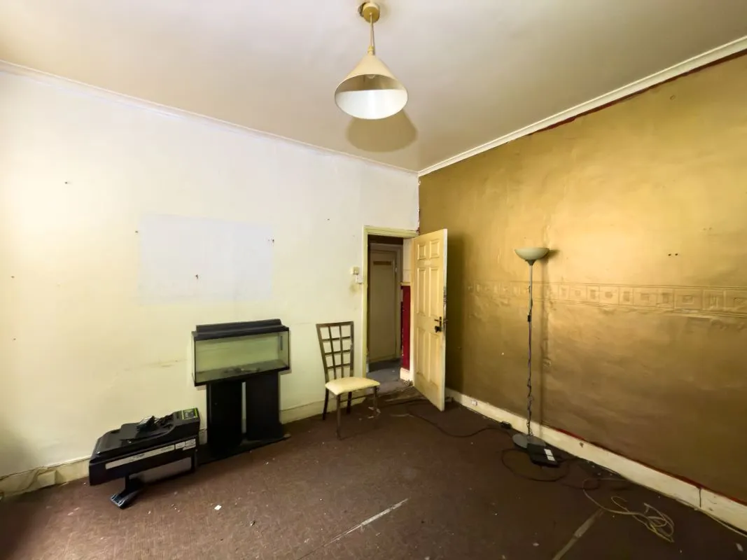 Gateshead, Tyne And Wear, NE8 1RJ - Online Auctions