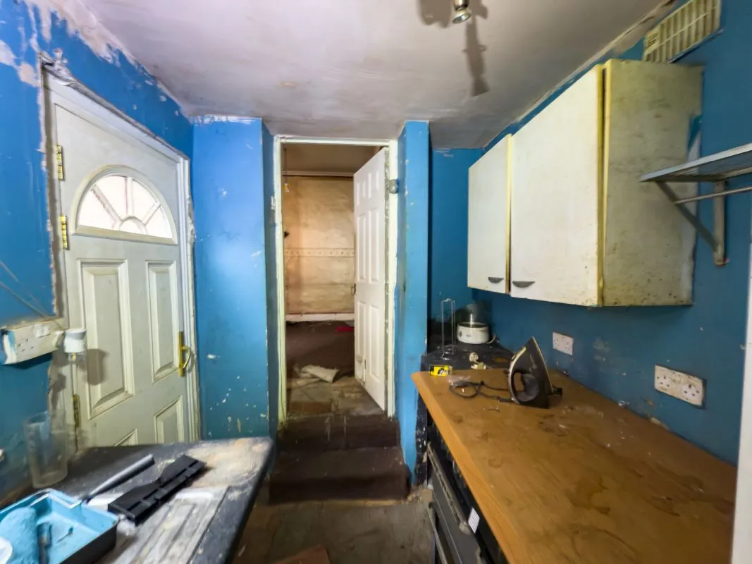 Gateshead, Tyne And Wear, NE8 1RJ - Online Auctions