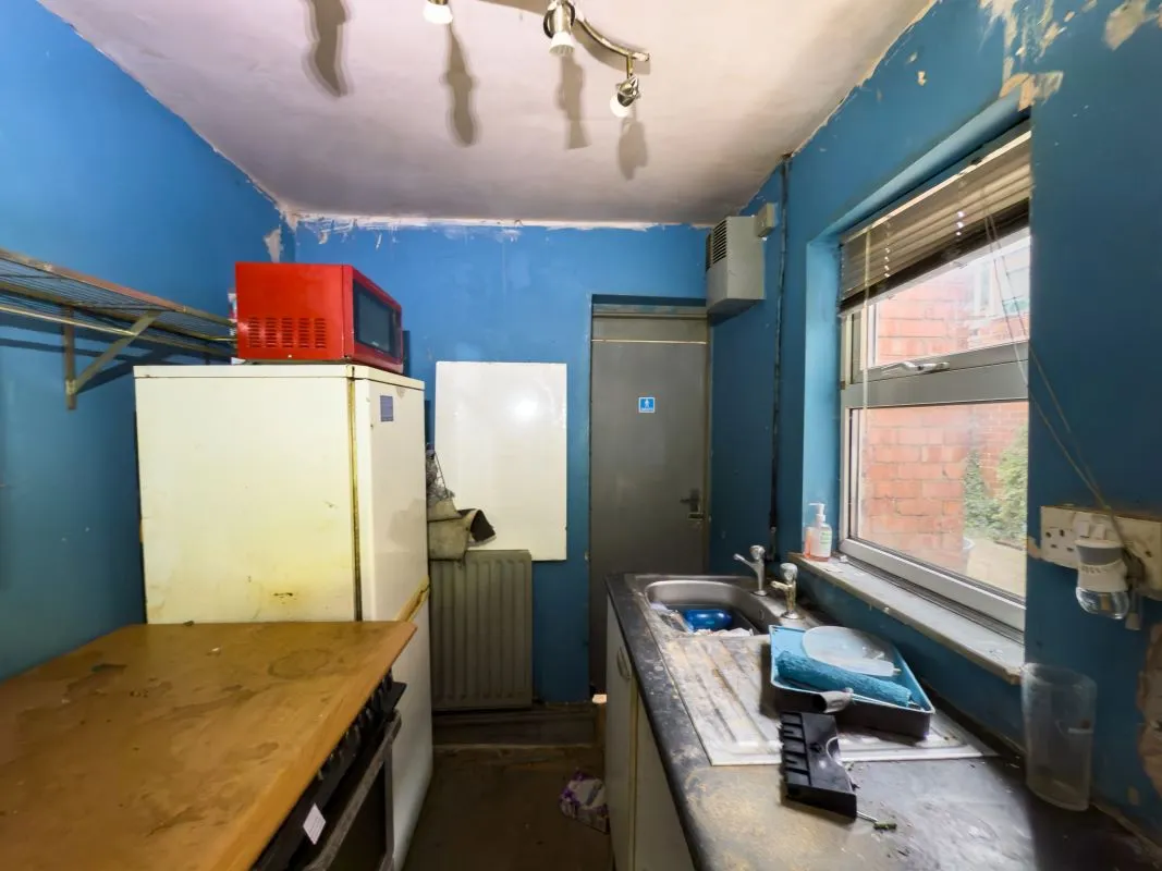 Gateshead, Tyne And Wear, NE8 1RJ - Online Auctions