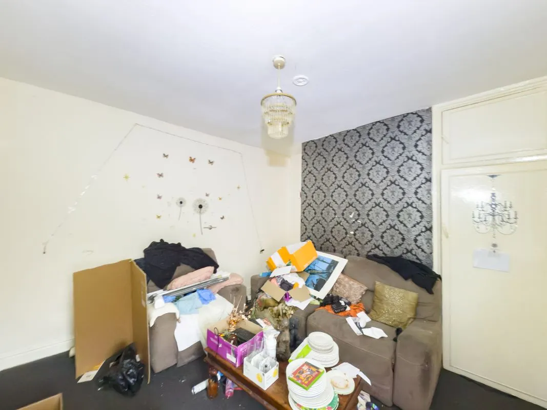 Gateshead, Tyne And Wear, NE8 1RJ - Online Auctions