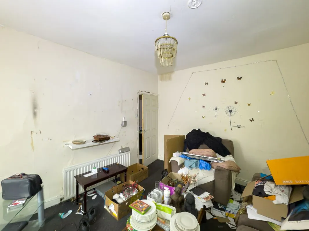 Gateshead, Tyne And Wear, NE8 1RJ - Online Auctions