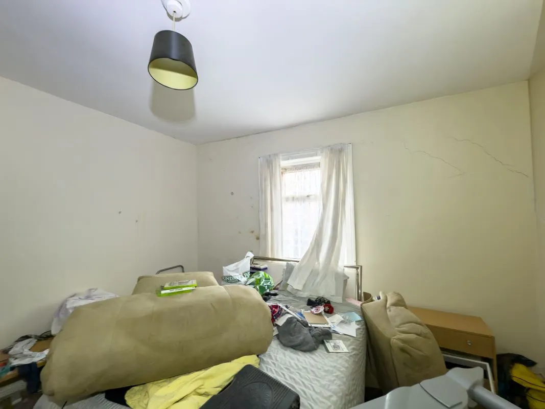 Gateshead, Tyne And Wear, NE8 1RJ - Online Auctions
