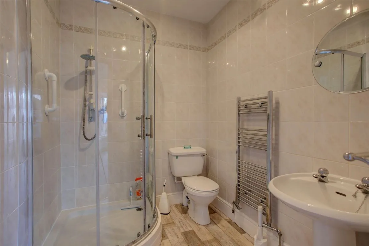 Newcastle upon Tyne, Tyne and Wear, NE6 4HY - Online Auctions