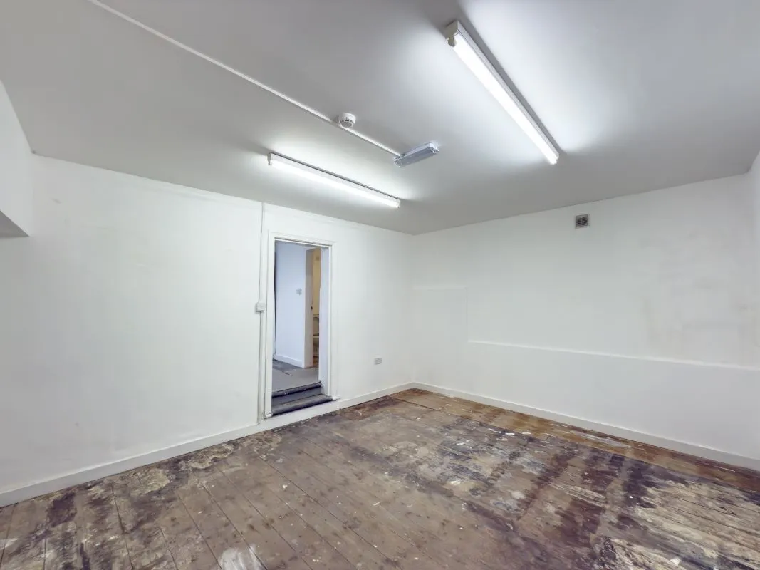 Crawcrook, Ryton, Tyne And Wear, NE40 4TX - Online Auctions