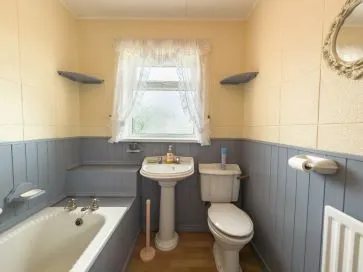 Property for Auction in North East - 32 Lynwood Avenue, Newbiggin-By-The-Sea, Northumberland NE64 6JF