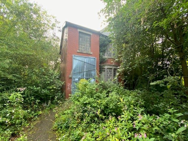 Midge Hall, Leyland, Lancashire, PR26 7TB - Online Auctions