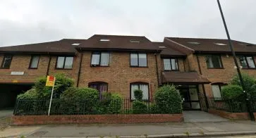 Property for Auction in North West - Flat 5, Park House 643-651, Staines Road, Feltham, London TW14 8PA