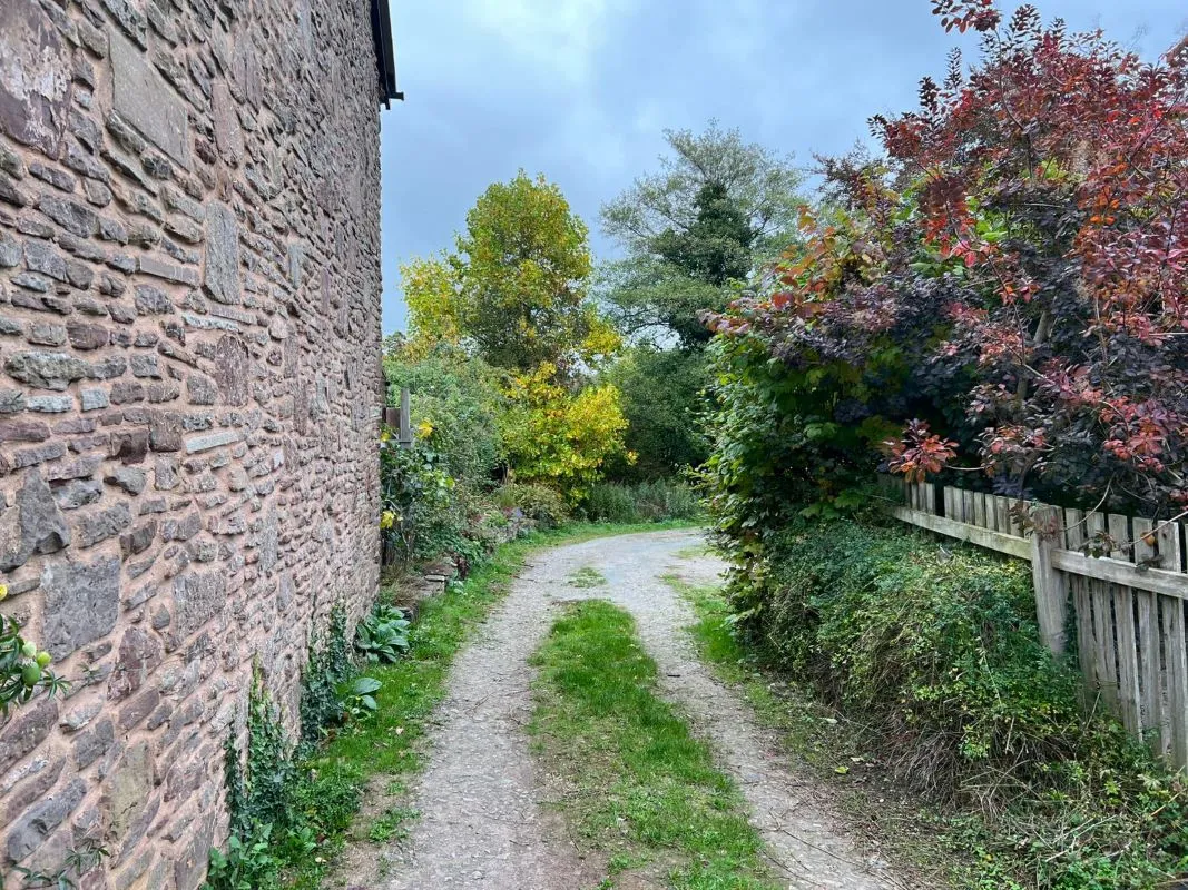Abbeydore, Hereford, Herefordshire, HR2 0AA - Online Auctions
