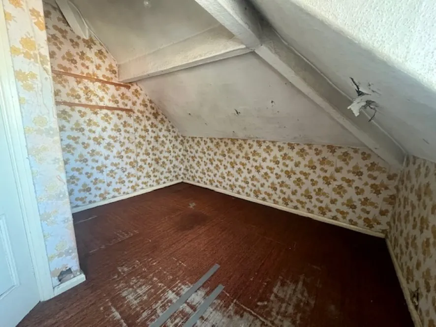 Property for Auction in North West - 39 Kensington Road, Oldham, Greater Manchester OL8 4BZ