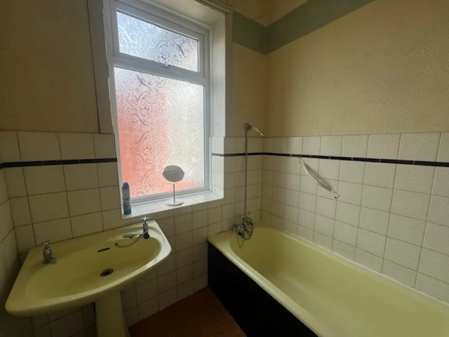 Property for Auction in North West - 39 Kensington Road, Oldham, Greater Manchester OL8 4BZ
