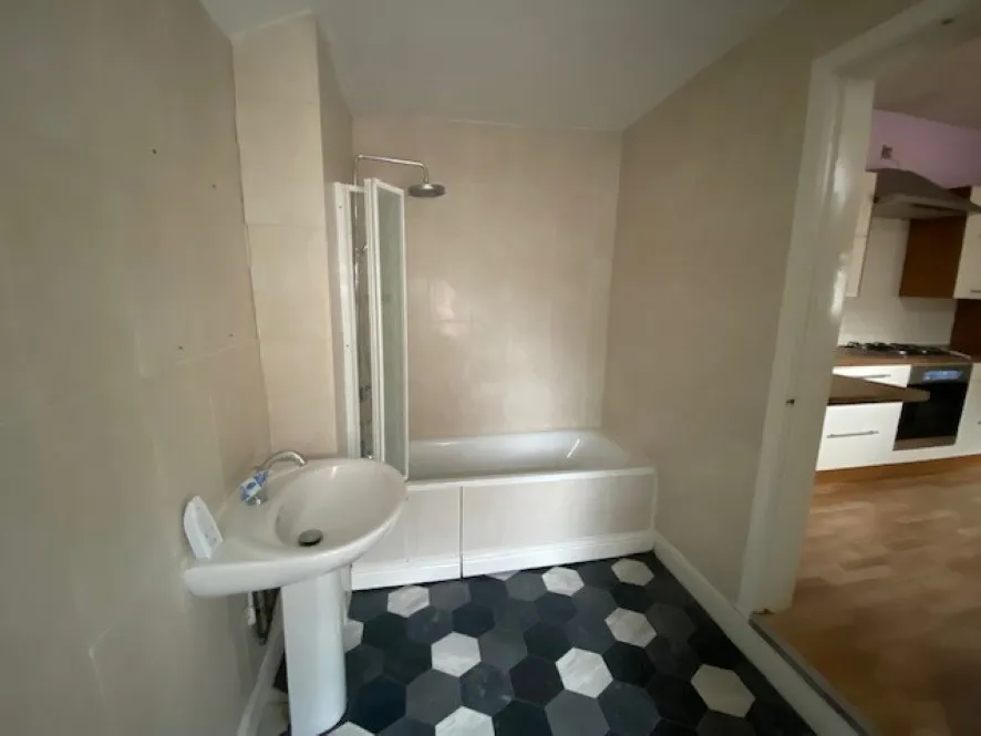 Property for Auction in North West - 183A Marsland Road, Sale, Greater Manchester M33 3ND