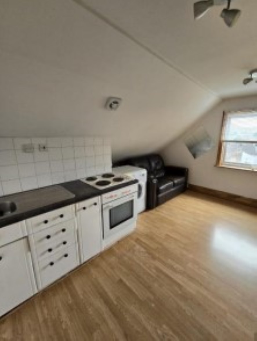 Property for Auction in North West - Flat 14, 23-25 Biscot Road, Luton, Bedfordshire LU3 1AH
