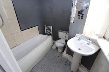 Property for Auction in North West - Flat 4, 16 Clifton Drive, Blackpool, Lancashire FY4 1NX