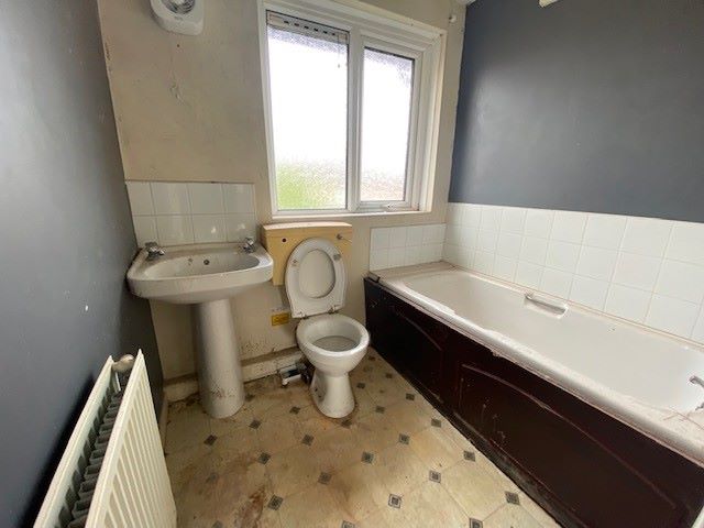 Farnworth, Bolton, Lancashire, BL4 0EL - Online Auctions