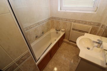 Property for Auction in North West - 71 Greenacres, Fulwood, Preston, Lancashire PR2 7DB