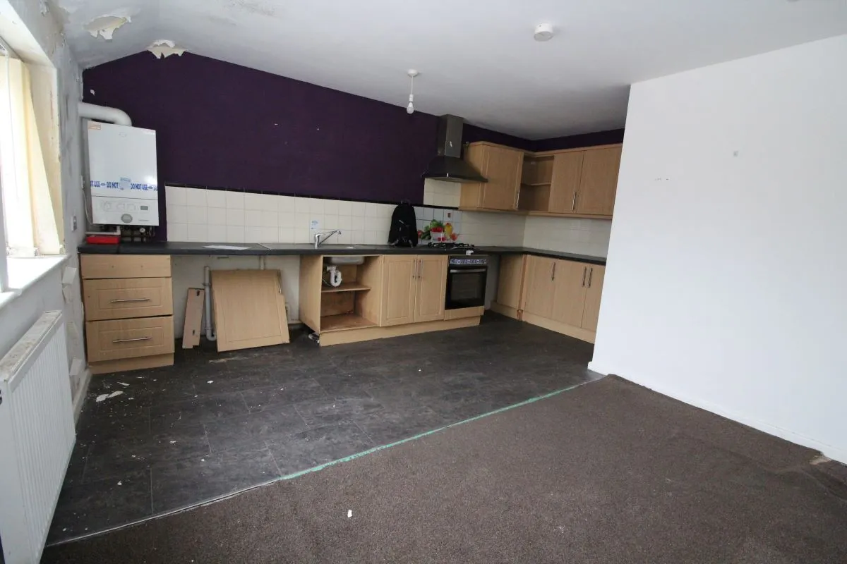 16 Clifton Drive, Blackpool, Lancashire, FY4 1NX - Online Auctions