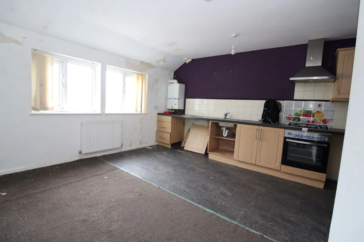 16 Clifton Drive, Blackpool, Lancashire, FY4 1NX - Online Auctions