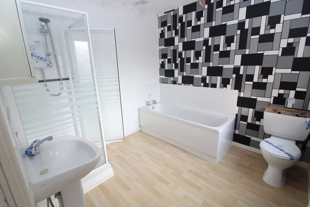 16 Clifton Drive, Blackpool, Lancashire, FY4 1NX - Online Auctions