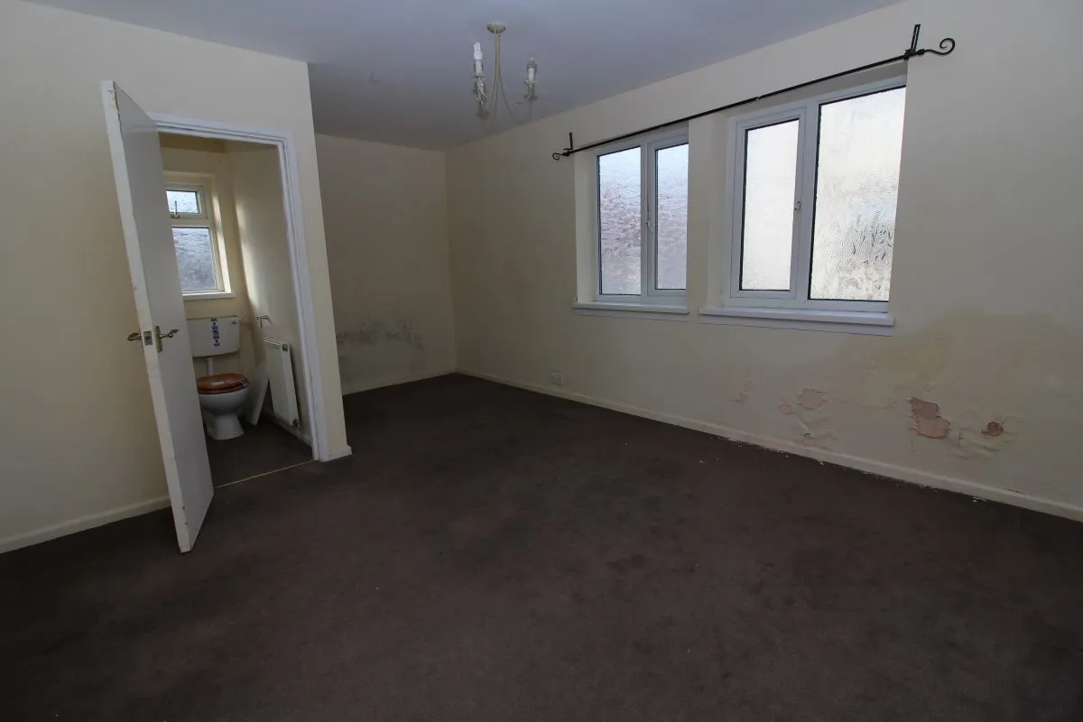 16 Clifton Drive, Blackpool, Lancashire, FY4 1NX - Online Auctions
