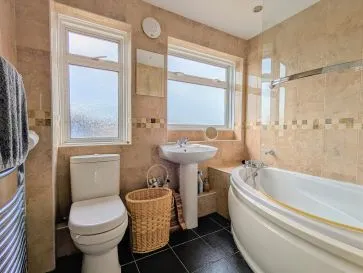 Property for Auction in North West - 8 Hollies Close, Catterall, Preston, Lancashire PR3 0LR