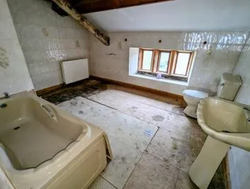 Property for Auction in North West - Landskill Farm, Calder Vale, Preston, Lancashire PR3 1SS