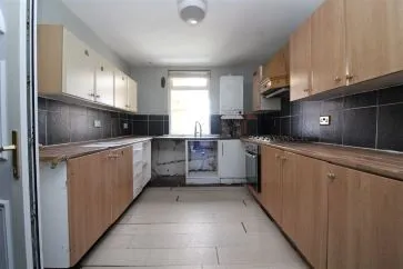 Property for Auction in North West - 132 Caunce Street, Blackpool, Lancashire FY1 3NG