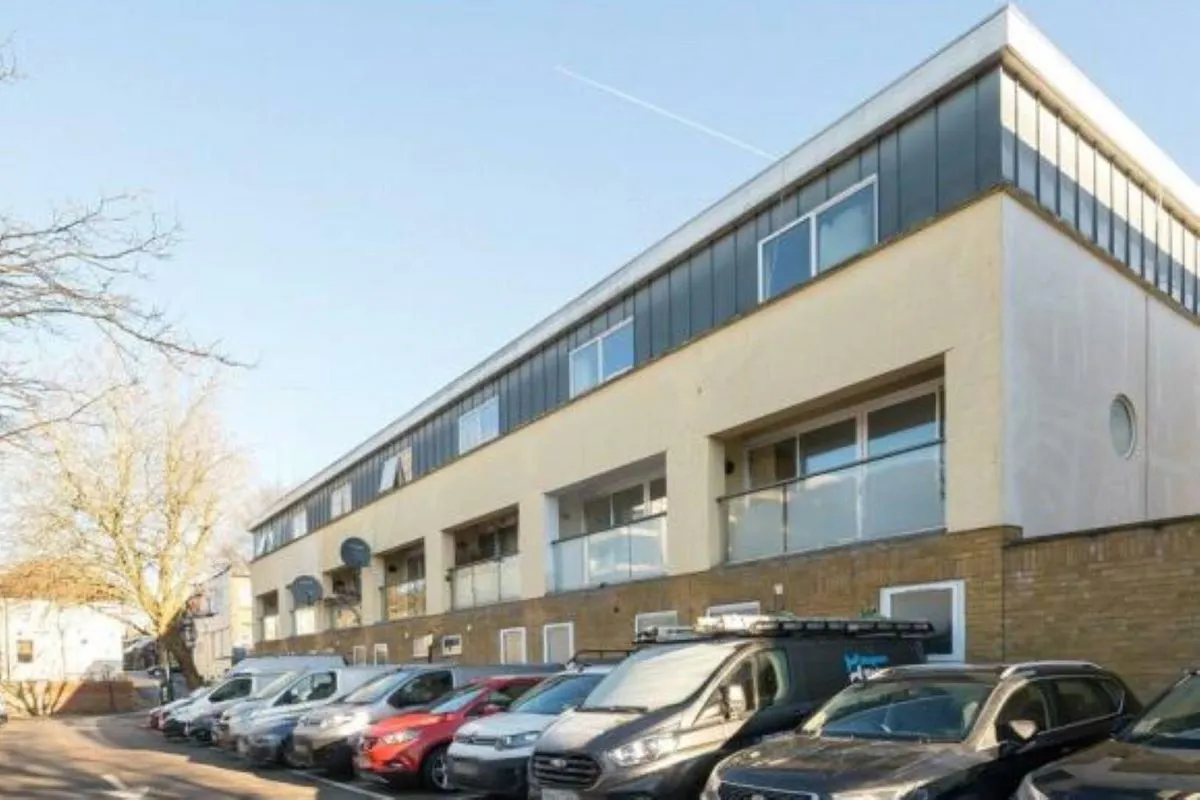 London, W7 3SY - Online Auctions