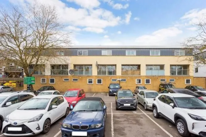 London, W7 3SY - Online Auctions