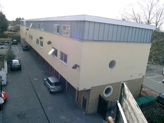 London, W7 3SY - Online Auctions