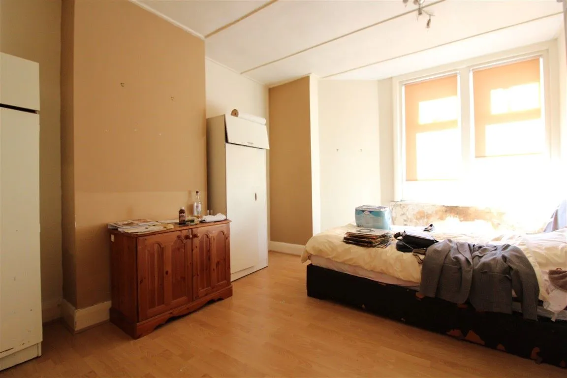 Blackpool, Lancashire, FY1 6LD - Online Auctions