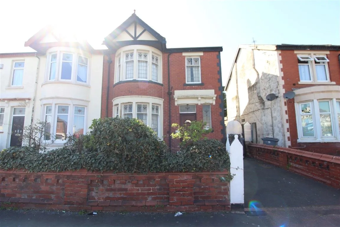 Blackpool, Lancashire, FY1 6LD - Online Auctions