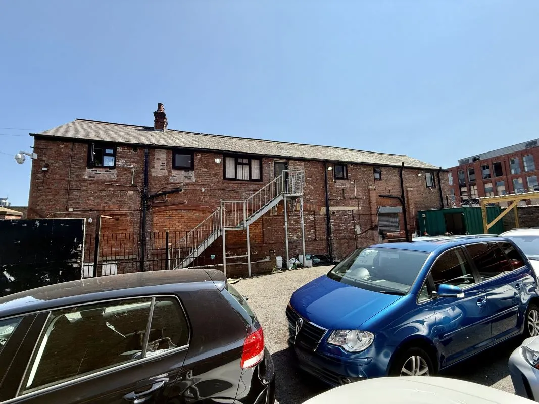Manchester, Lancashire, M16 9EJ - Online Auctions